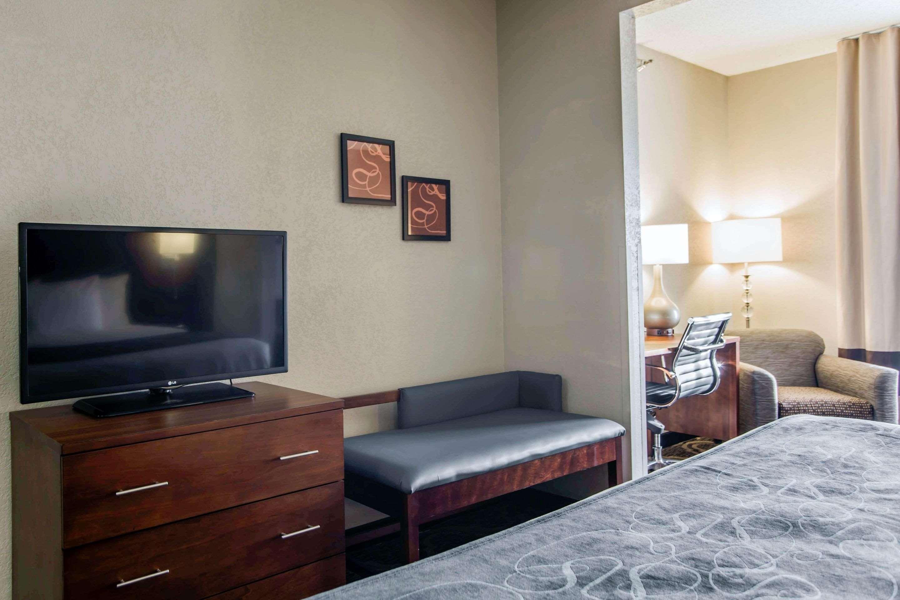Comfort Suites Pineville - Ballantyne Area Extérieur photo