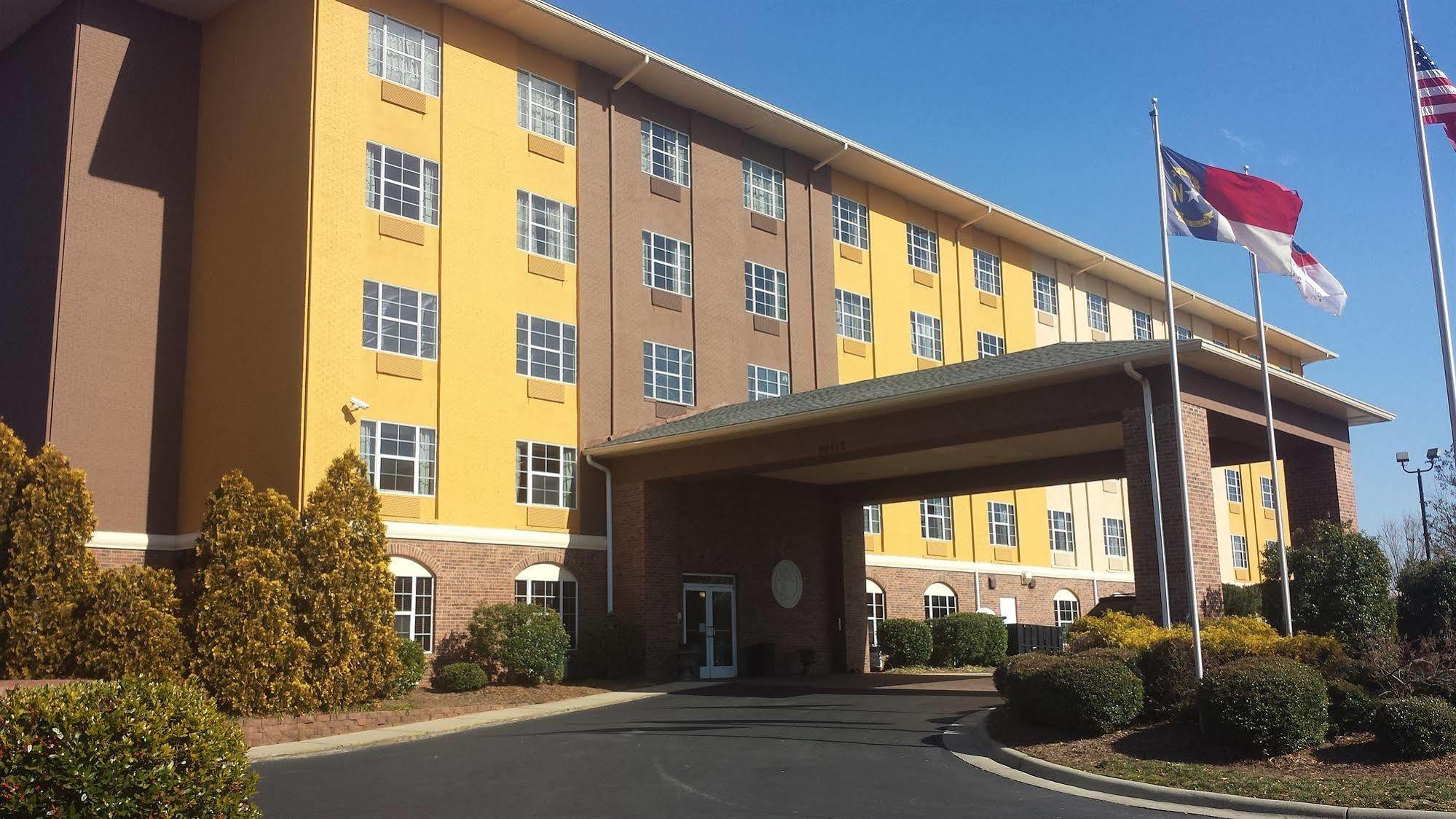 Comfort Suites Pineville - Ballantyne Area Extérieur photo